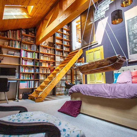 Art * بوخارست